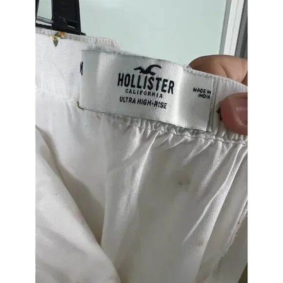 Hollister Ultra High Rise White and Sunflower Pattered Mini Skirt - Picture 3 of 8